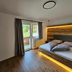 Roasthof نيوستيف ام ستوبيتا